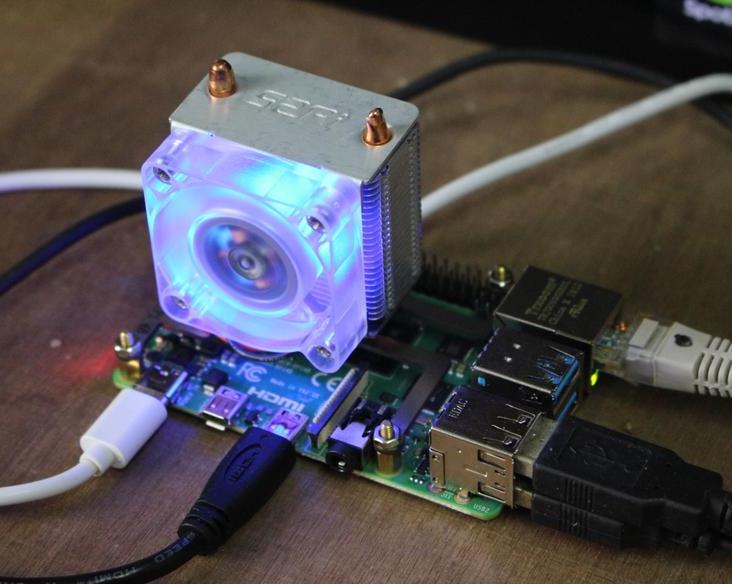 Энтузиаст с помощью Raspberry Pi разработал устройство «третий глаз» для слепых людей