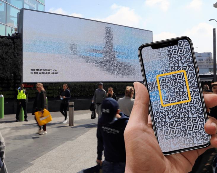 В Москве запретили использование QR кодов на наружной рекламе и вывесках